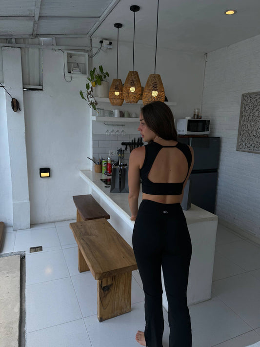 "Confidence in black" set