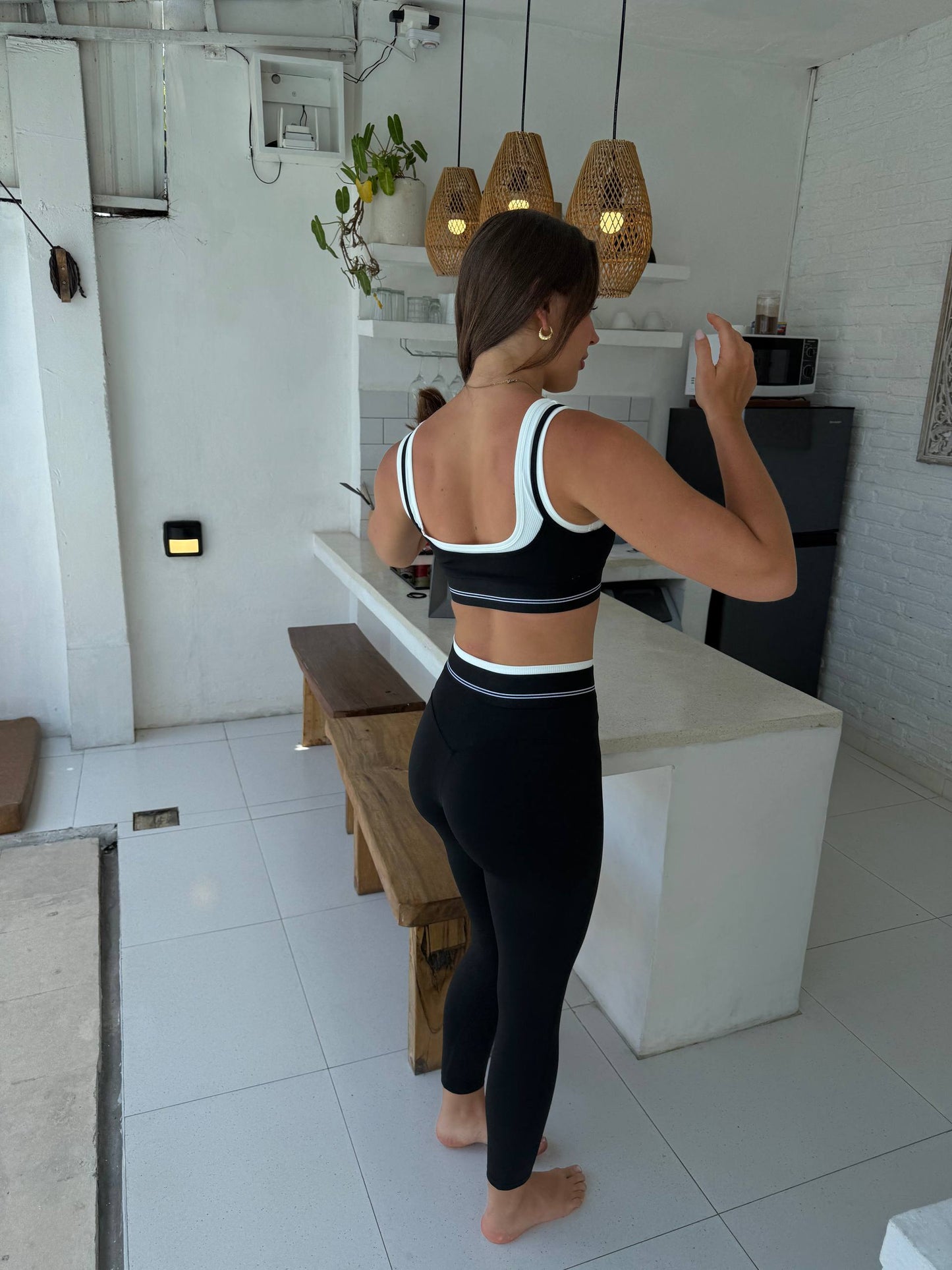 “Monochrome Motion Set – Black & White”